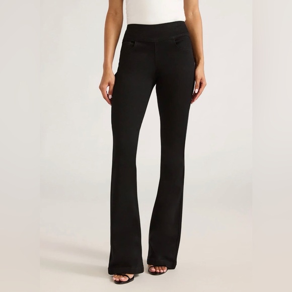 sofia by sofia vergara Denim - Sofia Vergara Melisa Flare Pull-On Jeans - Black - Size 4 - Like New